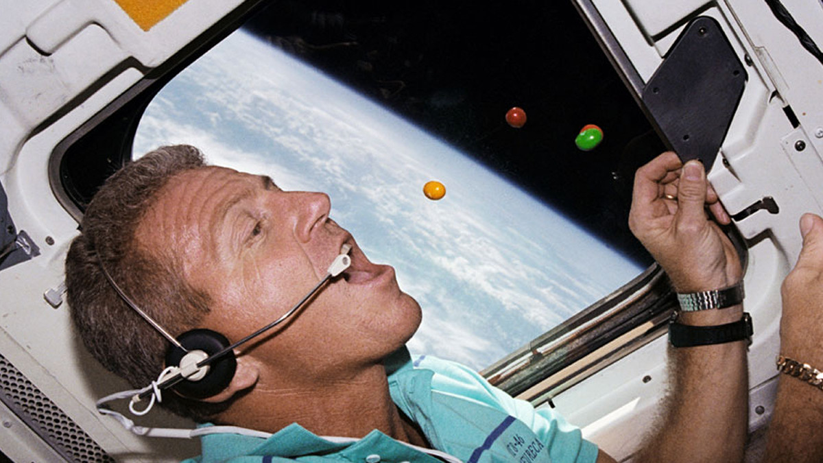 รูปภาพในบทความ แซนด์วิชชิ้นแรกในอวกาศ