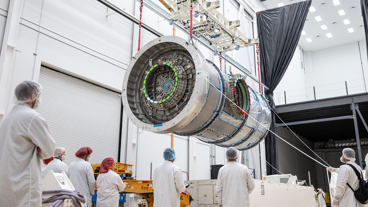 รูปภาพในบทความ เปรียบเทียบเทคโนโลยีของสถานีอวกาศนานาชาติกับ Lunar Gateway